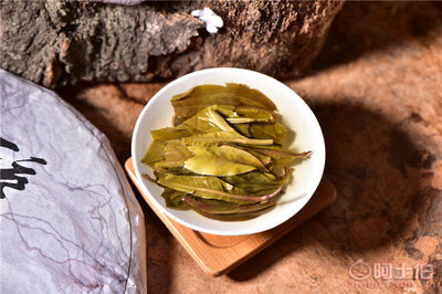 【以茶之铭普洱茶生茶勐海乔木生态茶醉清风2017年新品生茶厂家直销】勐海一缕香茗茶行 - 产品库