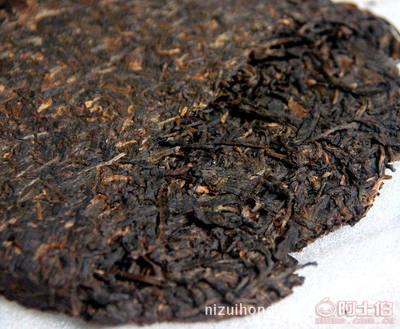 【厂家直销普洱茶批发90年代中茶铁饼绿印357克生饼陈年老生茶】广州市荔湾区双钰茶行 - 产品库